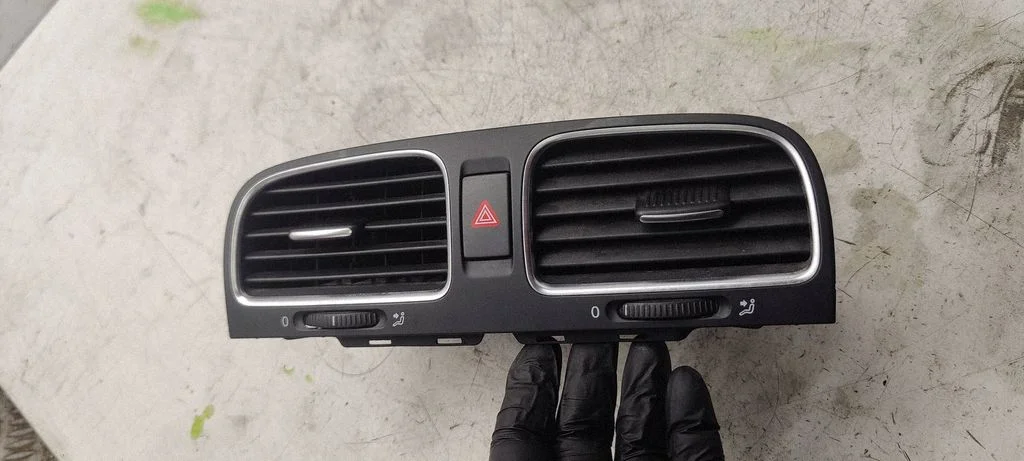 Dash center air vent grill 5K0819728N