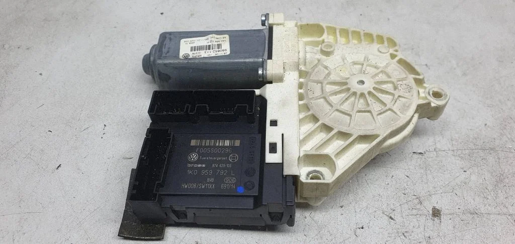 Front door window regulator with motor 1K0959792L