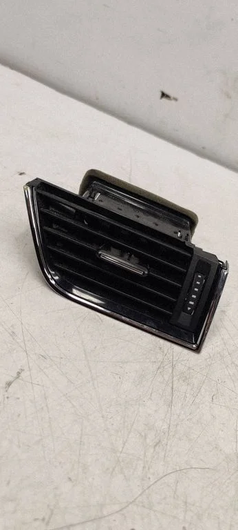 Dashboard side air vent grill/cover trim 5E0819702