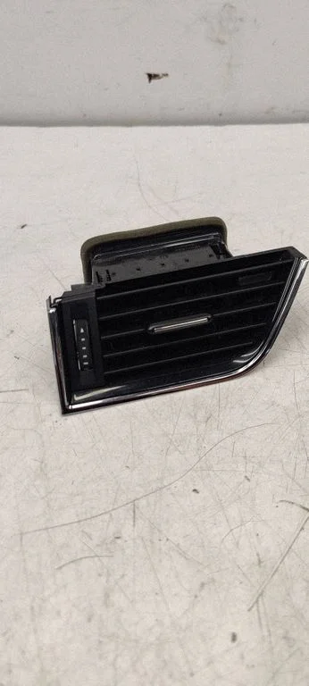 Dashboard side air vent grill/cover trim 5E0819701