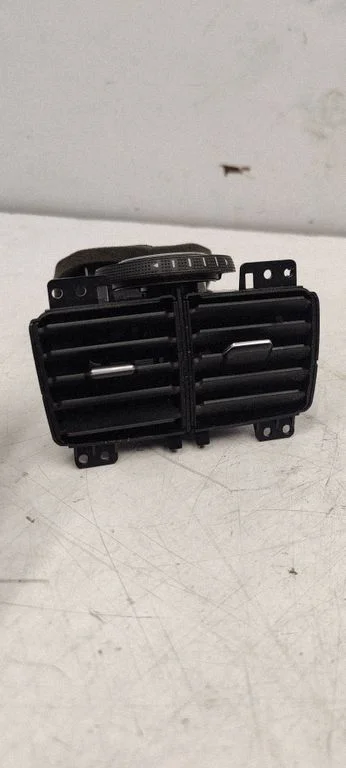Rear air vent grill 5G0819209