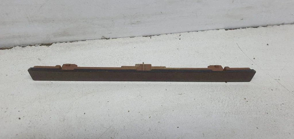 Centre console side trim front – Volkswagen Passat B6 (2005-2010)