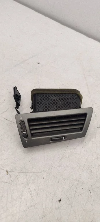 Dashboard side air vent grill/cover trim 64228223334
