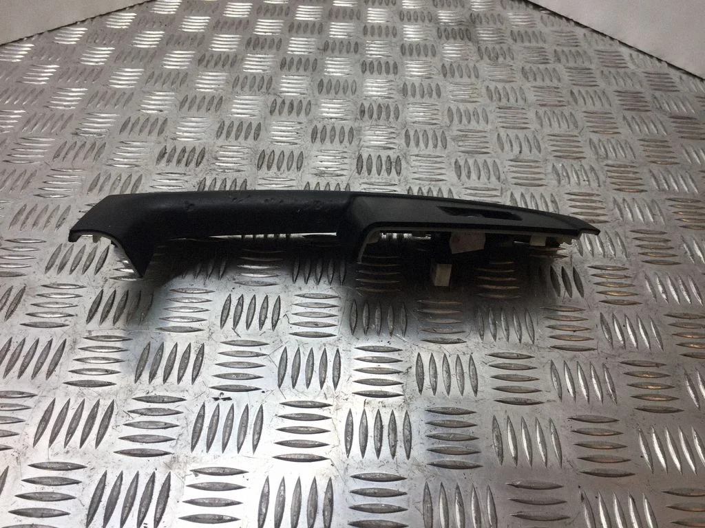 Rear door interior handle trim – Skoda Superb B6 (3T) (2008-2015)