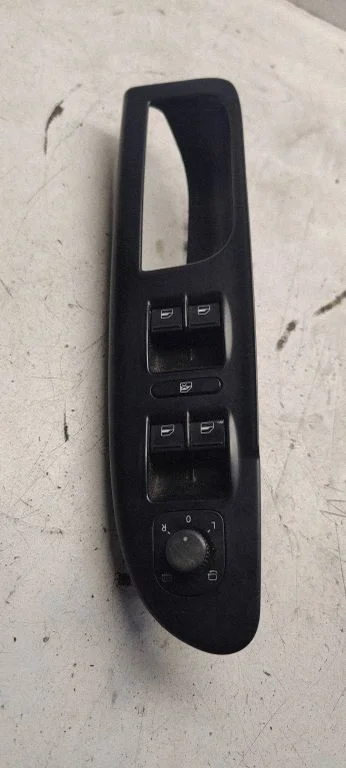 Front door window switch trim 3c1867171B