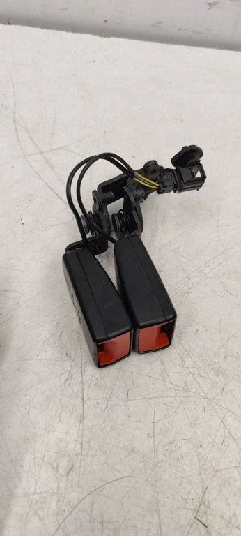 Rear seatbelt buckle 8V0857739