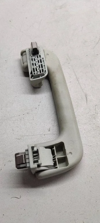 Tagumine lae käepide – Audi A4 Allroad B8 (2008-2016)