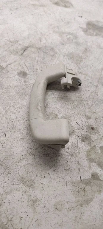 Tagumine lae käepide 3G0857643B