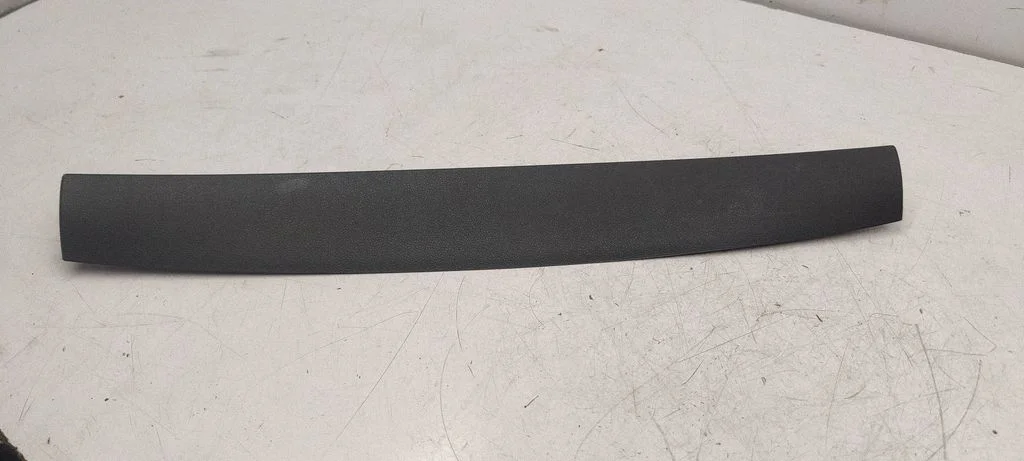 Tailgate/trunk upper cover trim – Volkswagen e-Golf (2014-)