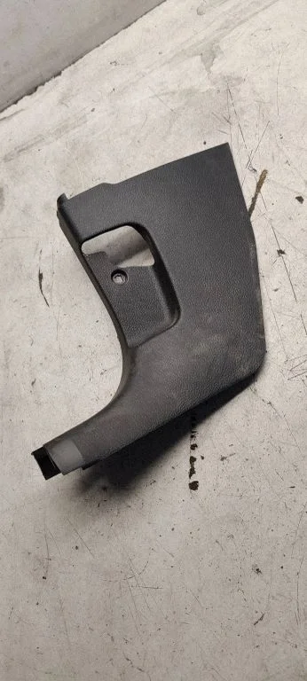 Foot area side trim 5c7863483