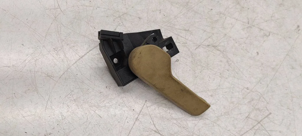 Engine bonnet (hood) release handle 1J1823533C