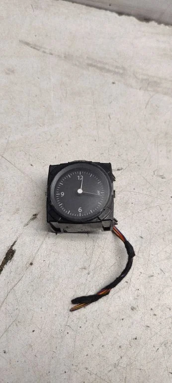 Clock – Volkswagen Passat CC (2008-2016)