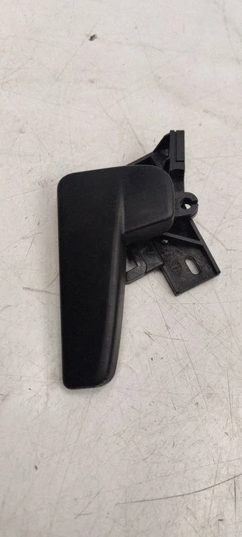 Engine bonnet (hood) release handle 6R1823533