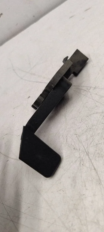 Engine bonnet (hood) release handle 8E1823533B