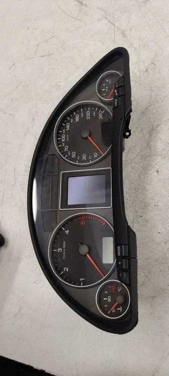 Speedometer (instrument cluster) 8E0920901D