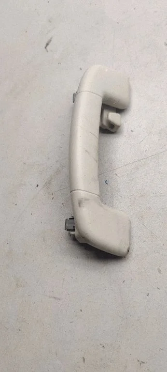 Rear interior roof grab handle 3g0857643B