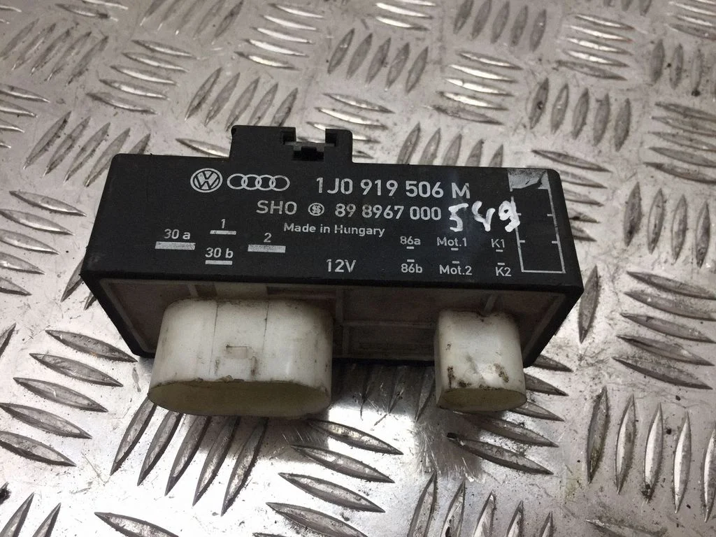 Dzesēšanas ventilatora relejs 1J0919506M