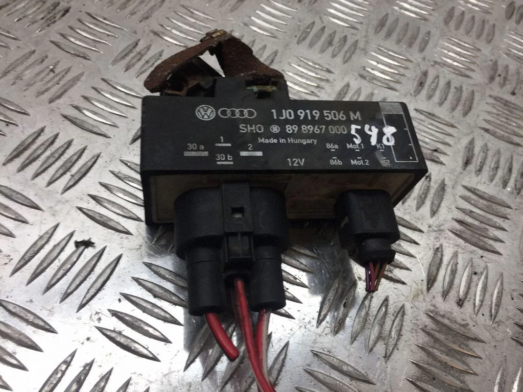Dzesēšanas ventilatora relejs 1J0919506M