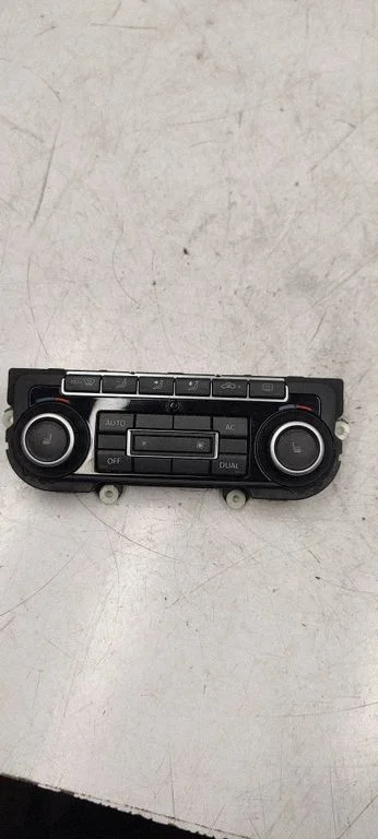 Gaisa kondicioniera/klimata/sildītāja vadības bloks (salonā) – Volkswagen Golf Plus (2005-2013)