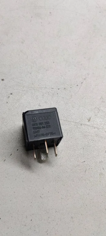 Other relay 8k0951253