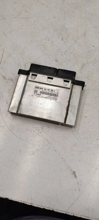 Variklio valdymo blokas