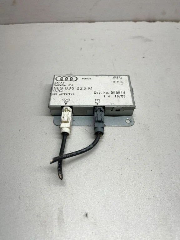 Sound amplifier 8E9035225M