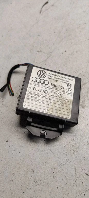 Alarm control unit/module 8H0951177