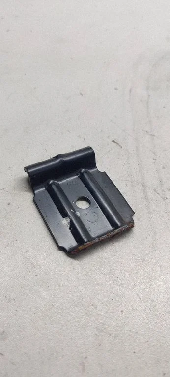 Battery bracket