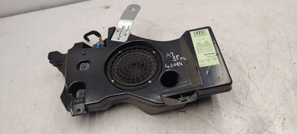 Subwoofer speaker 8P4035382E