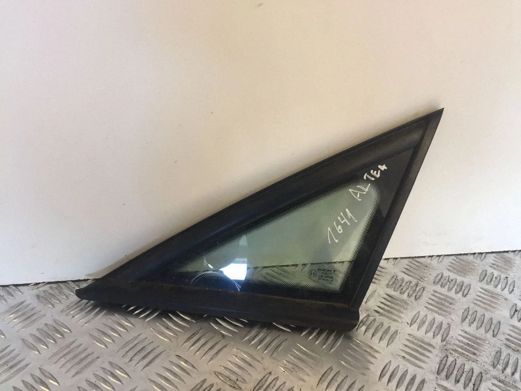 Kolmnurkne klaas kere esiosas – Seat Altea XL (2004-2015)