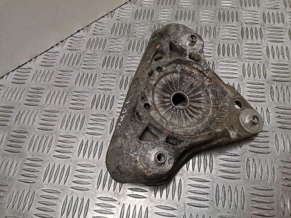Coil spring mount 8E0412383