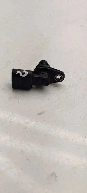 Crankshaft position sensor 03Q907601e