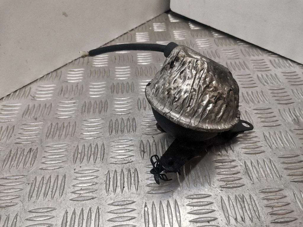 Vacuum air tank 038129807