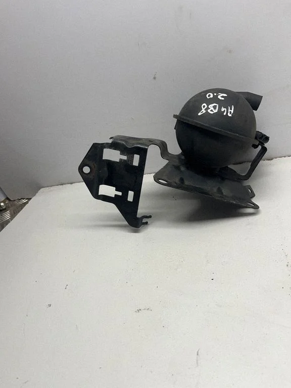 Vakuuma gaisa tvertne – Audi A4 Allroad B8 (2008-2016)