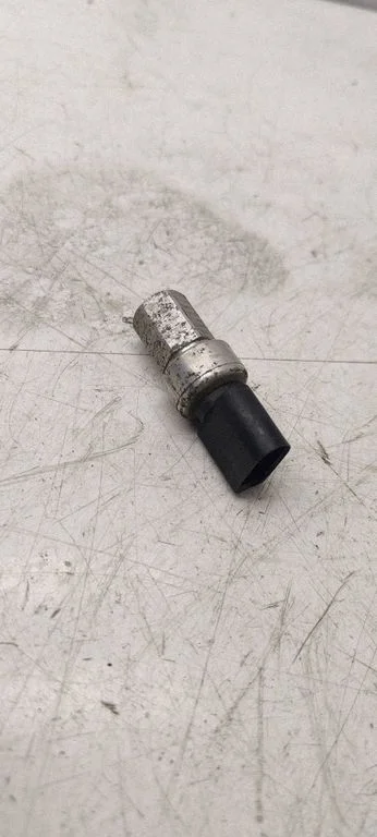 Gaisa kondicioniera spiediena devējs 1k0959126q