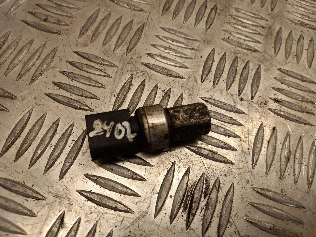Air conditioning (A/C) pressure sensor