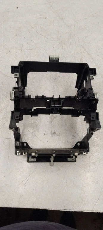 Radio/GPS head unit trim 8P0858005D