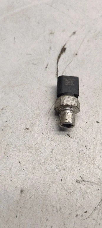 Air conditioning (A/C) pressure sensor 5Q0959126