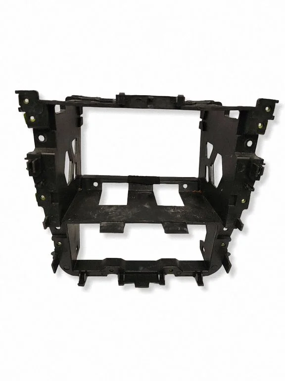 Radio/GPS head unit trim – Volkswagen Golf Plus (2005-2013)