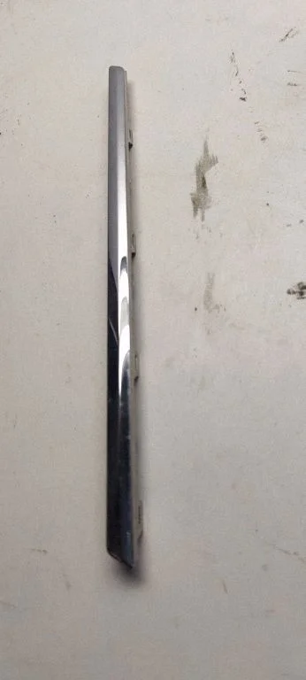 Rear bumper trim bar molding 3c9807460D