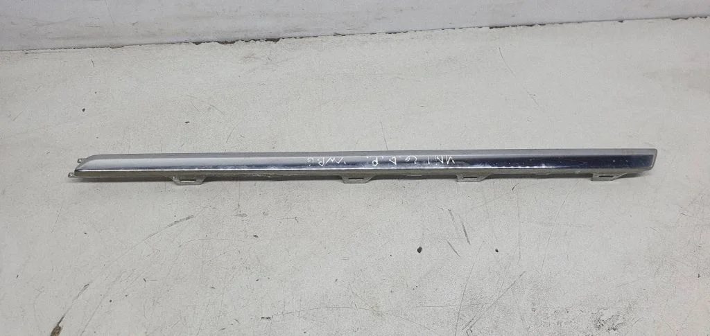 Rear bumper trim bar molding 3C9807460D