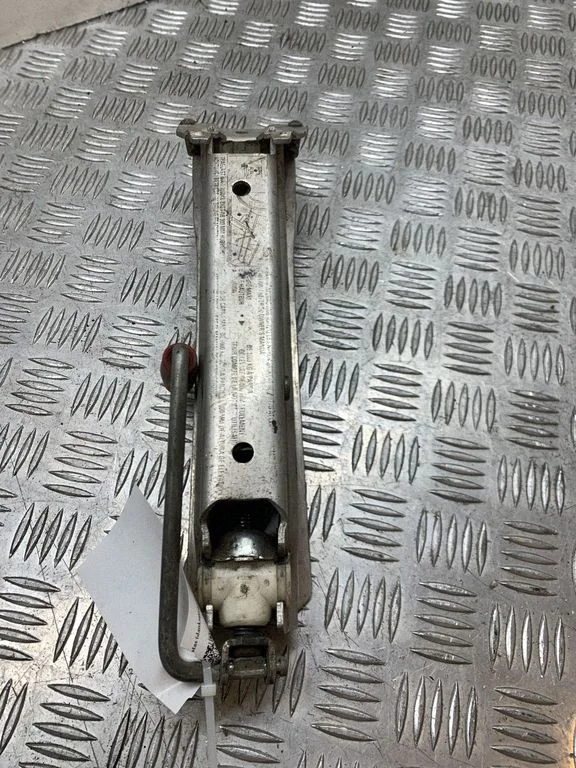 Lift Jack 8D011031C