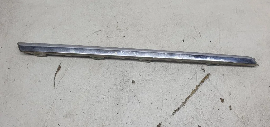 Rear bumper trim bar molding 3C9807459A