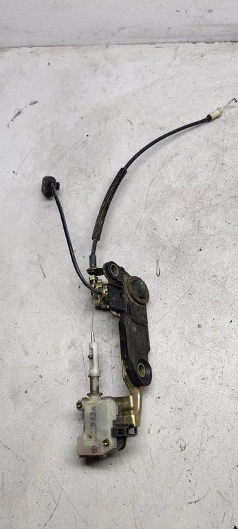 Tailgate exterior lock – Volkswagen Passat B5.5 (2001-2005)