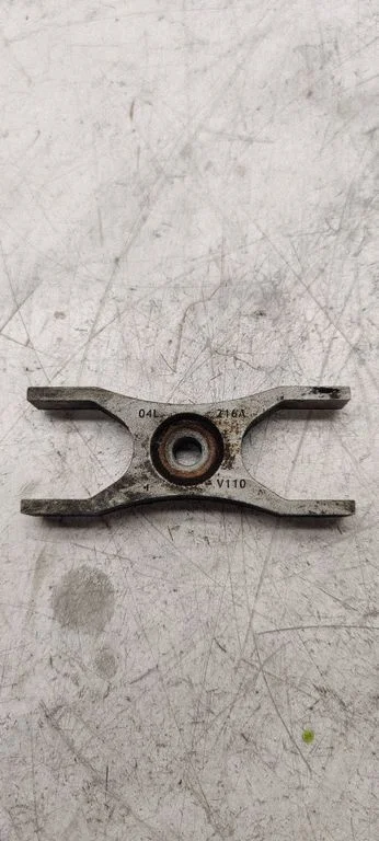 Pihusti (düüsi) hoidik 04L216A