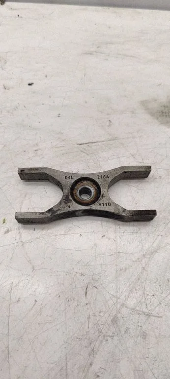 Pihusti (düüsi) hoidik 04L216A