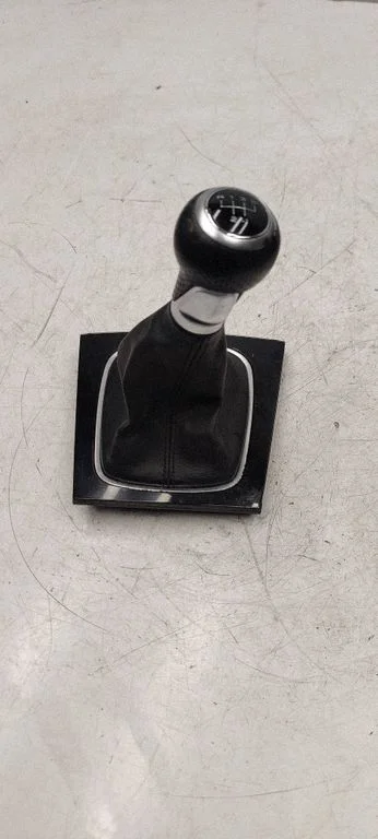 Gear lever shifter trim leather/knob 8P0863279A