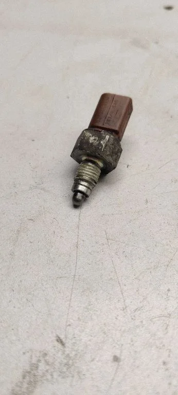 Reversing light switch sensor 02T945415P