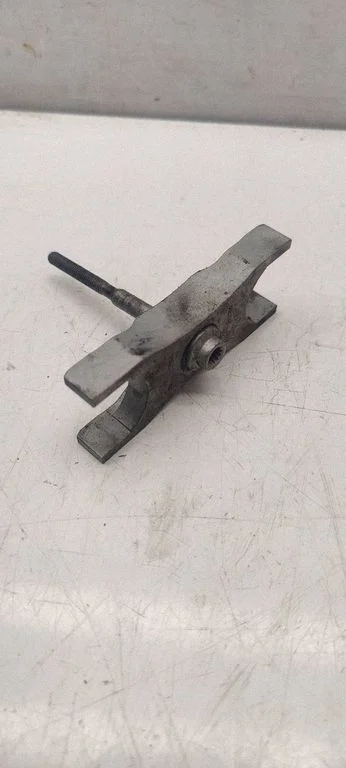 Pihusti (düüsi) hoidik 03L216A
