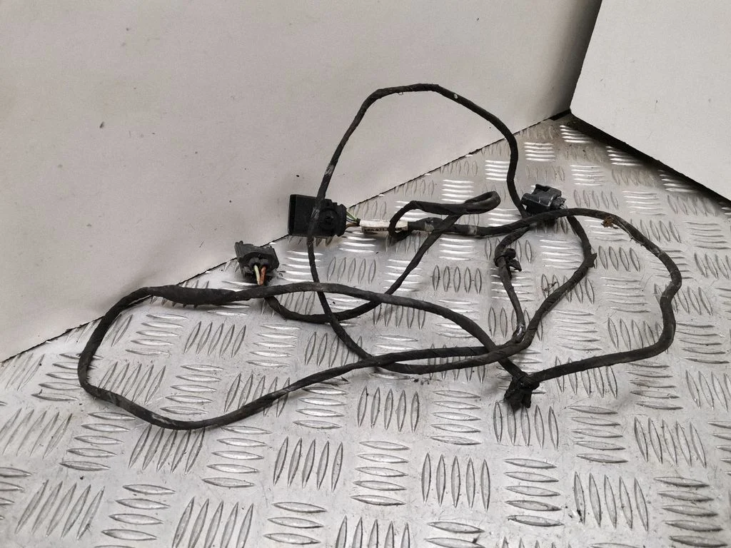 Muud juhtmed / juhtmestik 8E0971095R